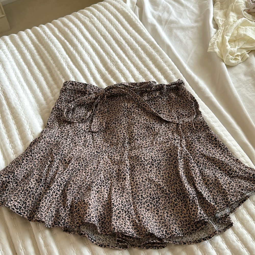 Patterned Flowy Short Skirt